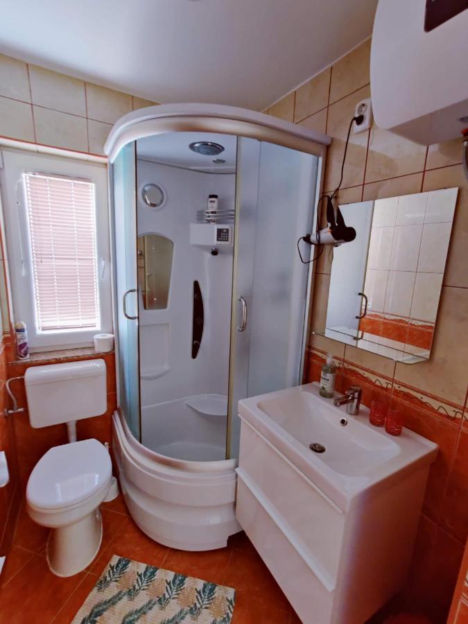 Lumar Apartment *