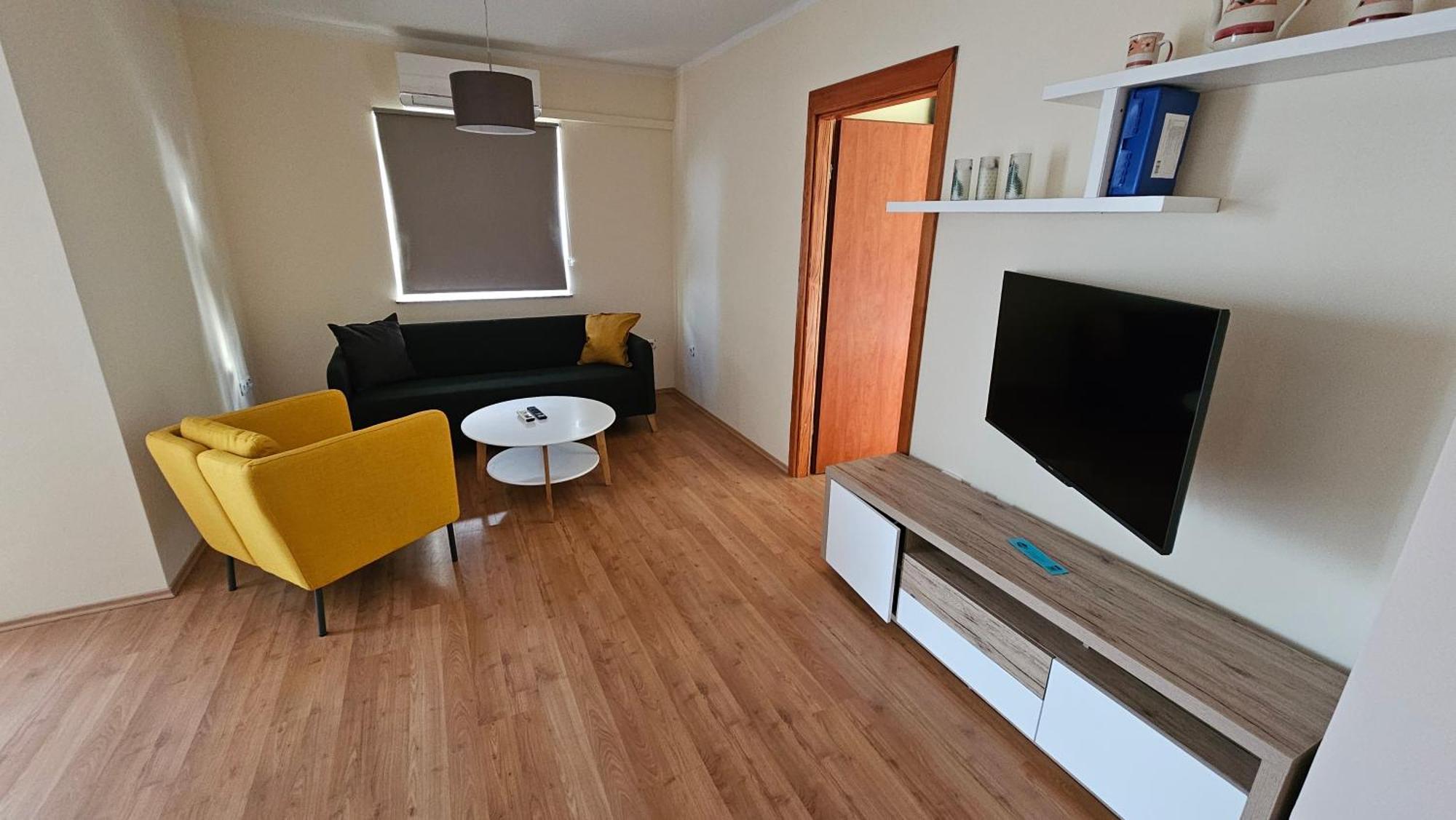 Lumar Apartment *