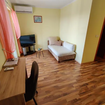 Apartments Lumar Palit Exterior photo